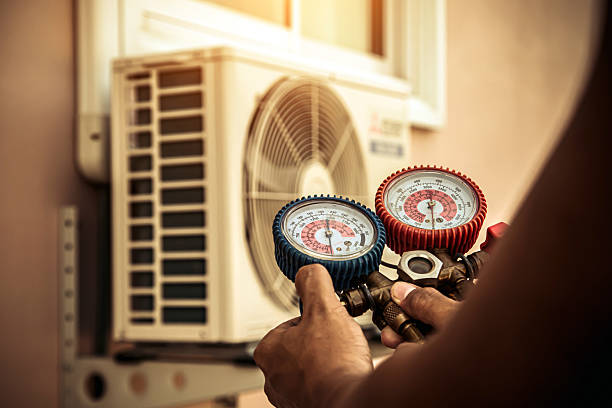 Professional Hvac technician working in Vincennes, IN